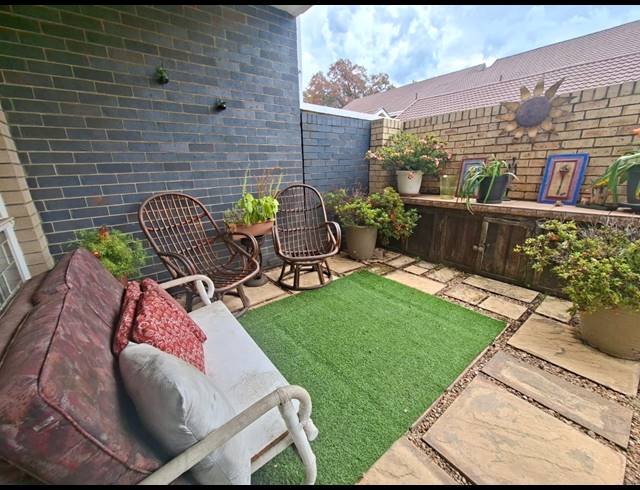 3 BEDROOM TOWNHOUSE FOR SALE IN THREE RIVERS PROPER